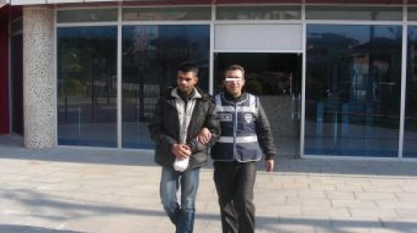 Balıkesir'de dolandırdı, İzmir'de yakalandı