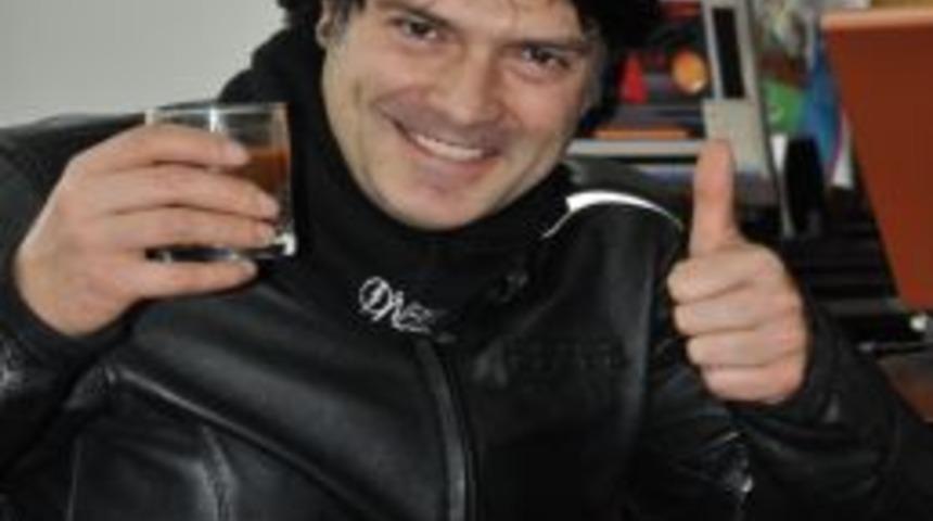 Reha Yeprem, kuşburnu suyuna hayran kaldı