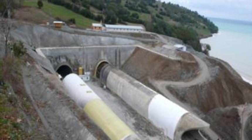 Vali Cengiz: Hedefimiz Sinop-Samsun karayolunu 2012&rsquo;de trafiğe a&ccedil;mak