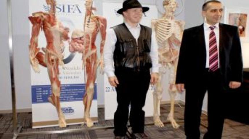 Şifa &Uuml;niversitesi, T&uuml;rkiye'de ilk defa plastinasyon kadavralarla eğitime başladı