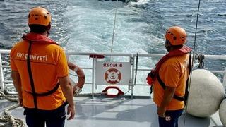 Çanakkale Boğazı’nda sürüklenen teknedeki 2 kişi kurtarıldı