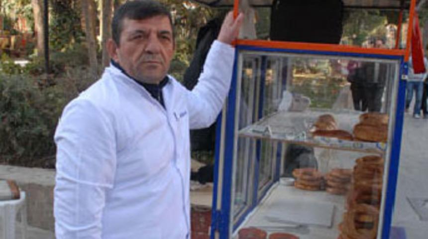 Milyonluk servetini kaybetti, simitçi oldu