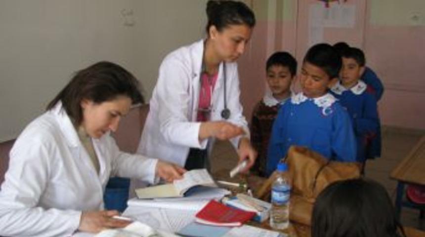 Feke'de &ouml;ğrencilere kapsamlı sağlık taramasından ge&ccedil;irildi