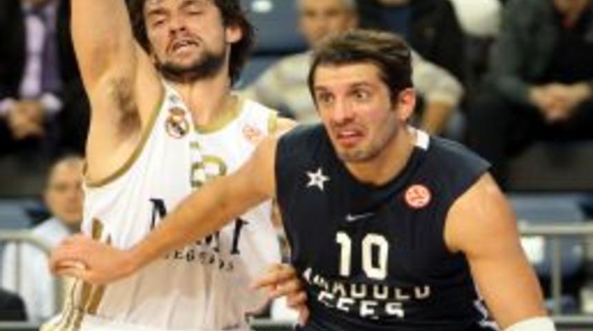 Anadolu Efes: 66 - Real Madrid: 75