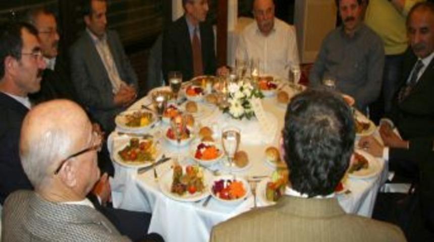 Muharrem ayı yemeğinde birlik ve kardeşlik konuşuldu