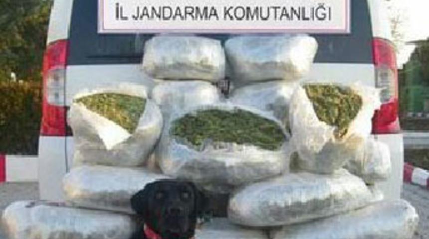 Diyarbakır'da 128 kilo esrar ele ge&ccedil;irildi