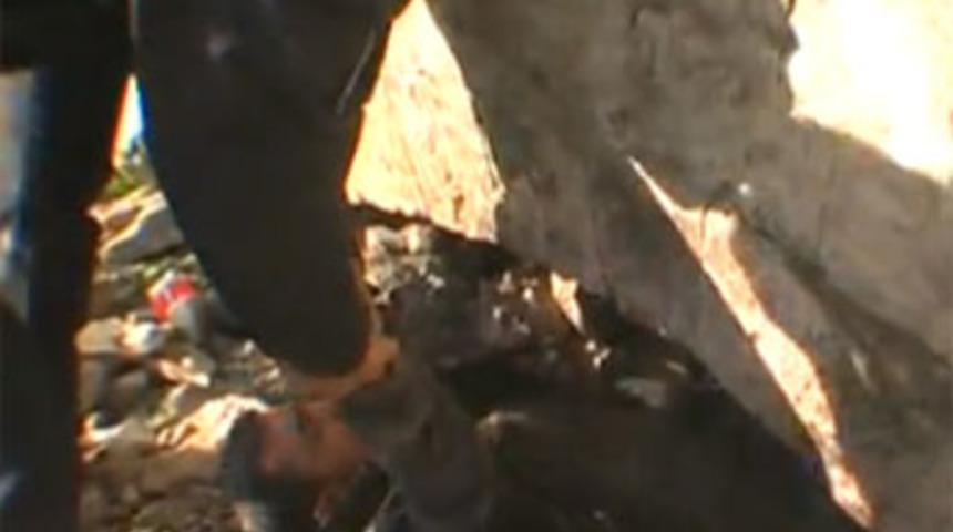 Hırsız saklandığı yerde sıkışınca!