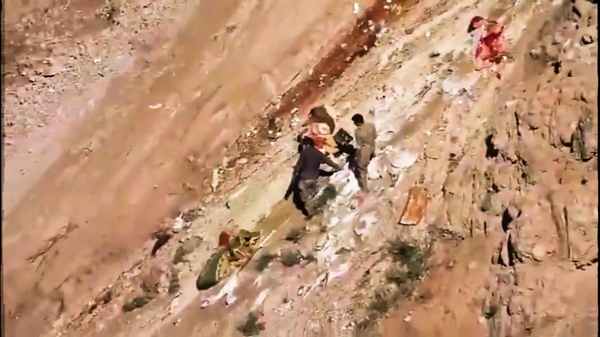 PKK, Metina daki 4 barınma alanını boşalttı! 3