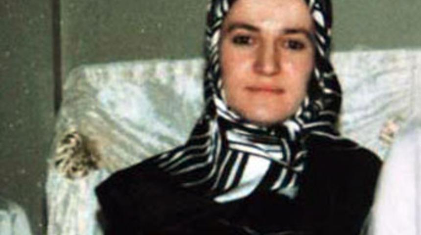 D&uuml;kkana gelen kadını &ouml;ld&uuml;r&uuml;p g&ouml;md&uuml;ler