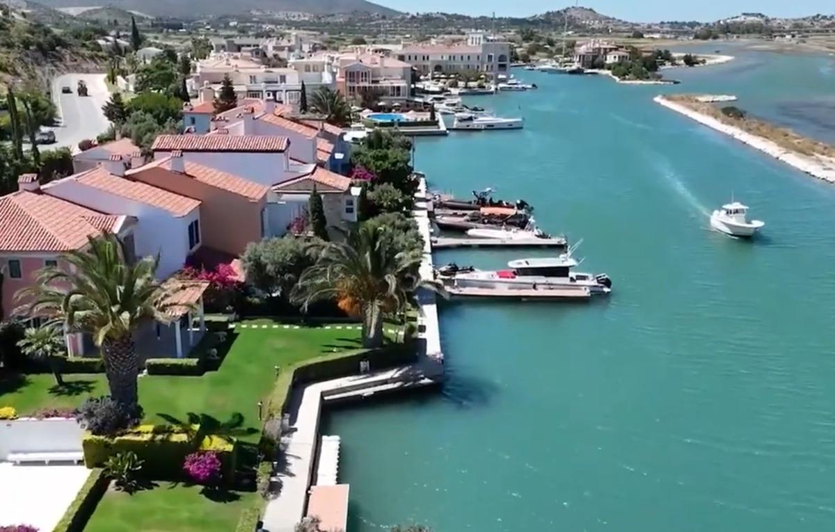 Yeşilçam efsanesi Salih Güney in Çeşme deki evi gündem oldu! Marina manzarası mest etti 2