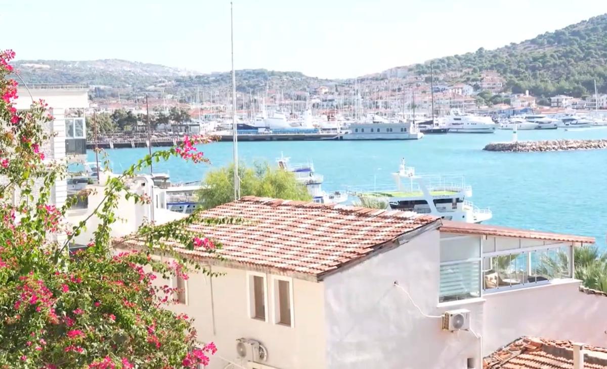 Yeşilçam efsanesi Salih Güney in Çeşme deki evi gündem oldu! Marina manzarası mest etti 6