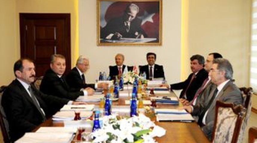 Validen "proje &uuml;retin" &ccedil;ağrısı