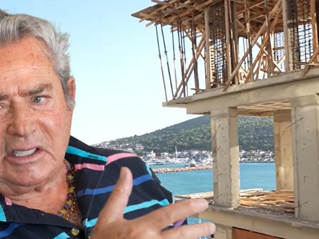 Yeşil&ccedil;am efsanesi Salih G&uuml;ney'in &Ccedil;eşme'deki evi g&uuml;ndem oldu! Marina manzarası mest etti 
