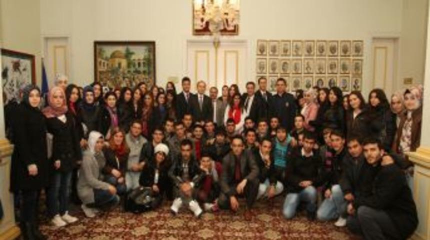 Yerel Y&ouml;netimler B&ouml;l&uuml;m&uuml; &ouml;ğrencileri B&uuml;y&uuml;kşehir Belediyesi'ni ziyaret etti