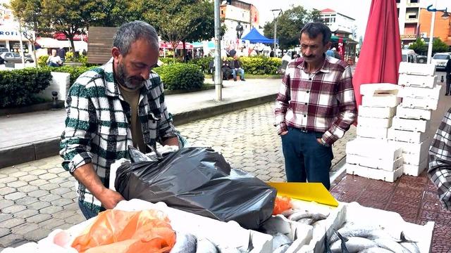 Rize'de palamut bolluğu! 3 tanesi 100 TL'ye satılıyor