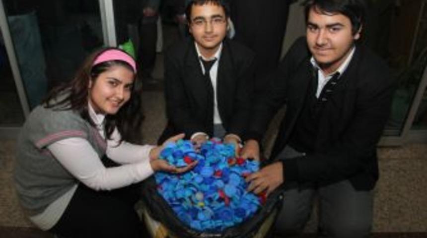 Sınıf sınıf gezip kapak topladılar