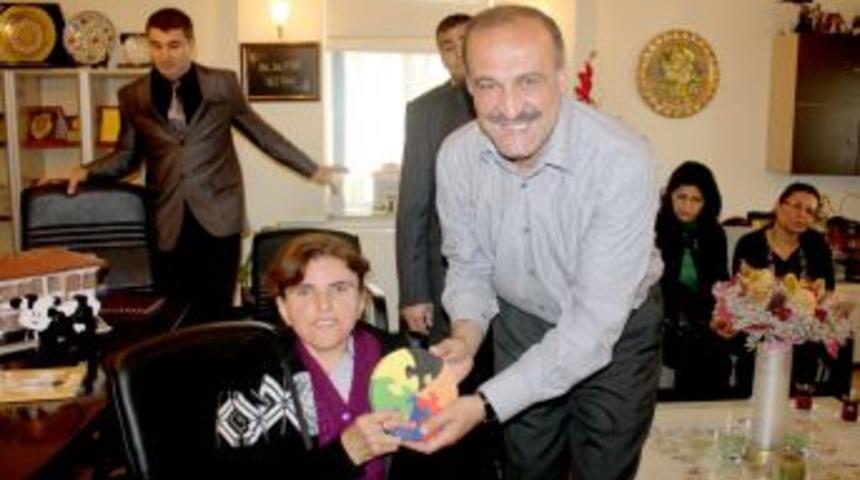 Avustralya Büyükelçiliği, Kula'daki engellilere maddi yardım yapacak