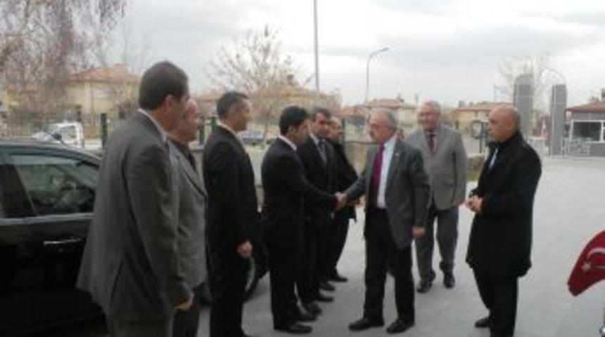 Vali Selman Yenig&uuml;n, Tarım İl M&uuml;d&uuml;rl&uuml;ğ&uuml; personelini ziyaret etti