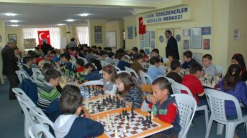 Satran&ccedil; şampiyonları belli oldu