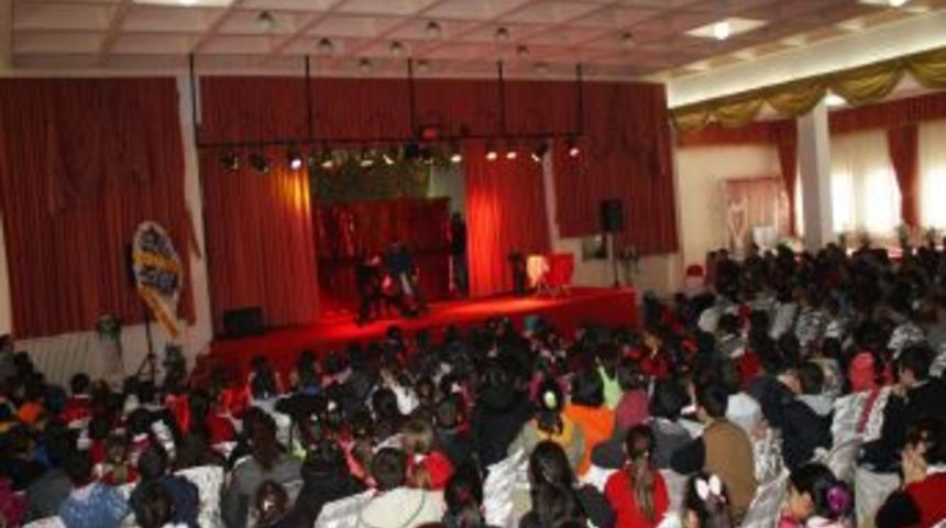 '&Ccedil;ırak Aranıyor' oyunu &ccedil;ocuklar i&ccedil;in sahne aldı