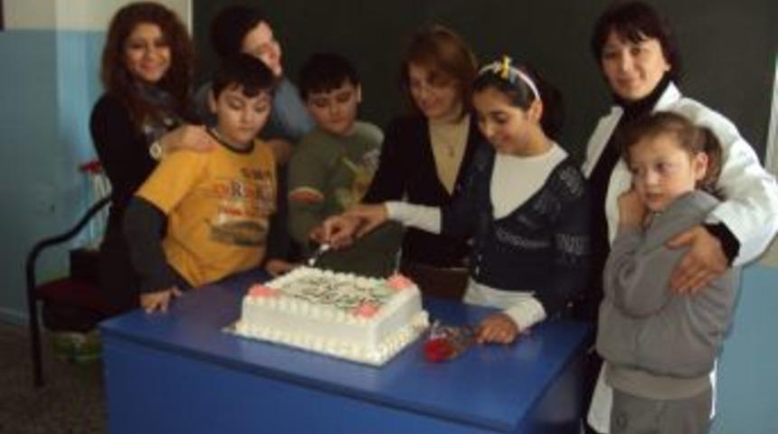 Otizmli &ccedil;ocuklar &ldquo;Seni Anlıyorum&rdquo; projesi ile akranlarıyla kaynaştı