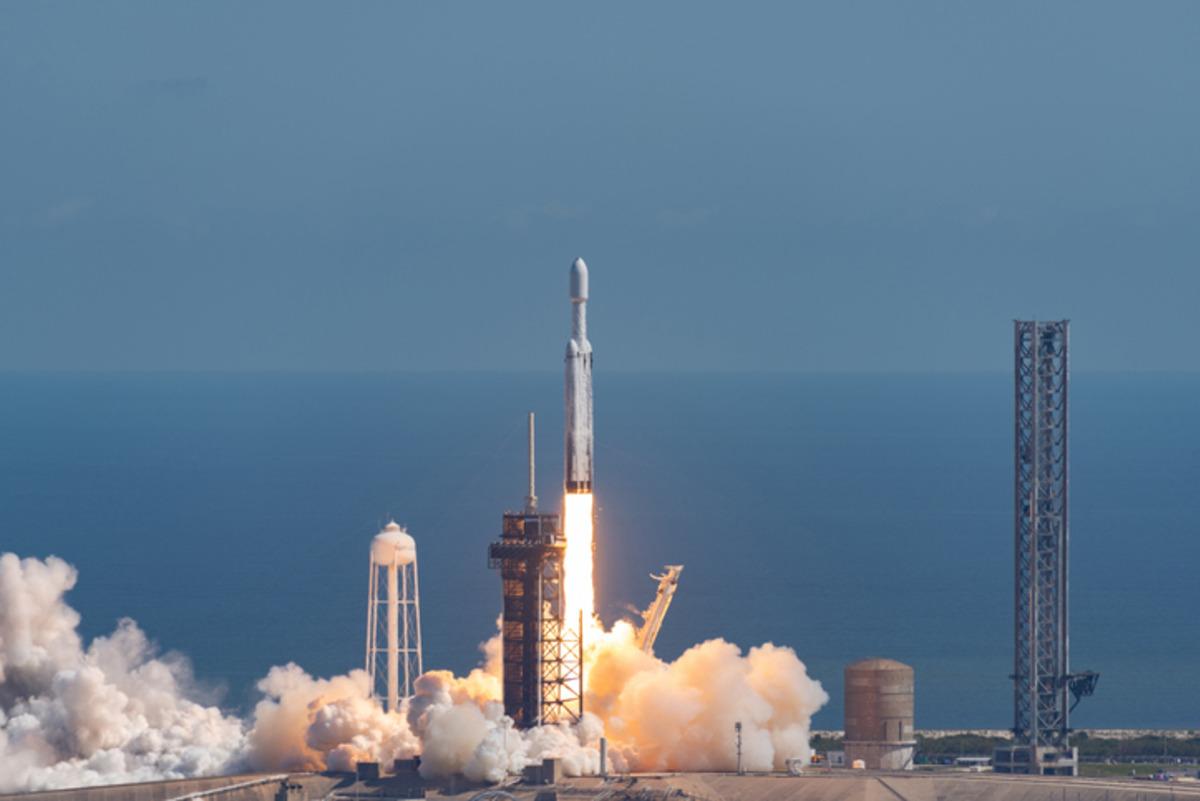 SpaceX canlı yayınında UFO paniği! Görüntüler sosyal medyayı salladı 1