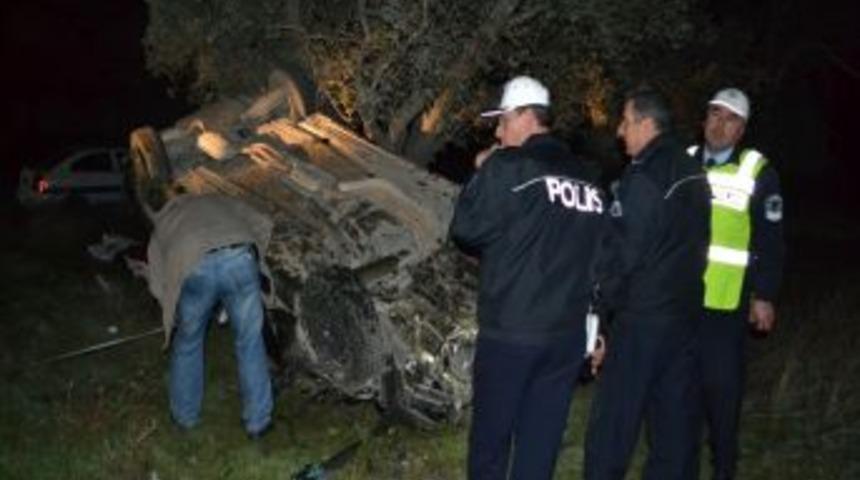 Şarampole yuvarlanan aracın s&uuml;r&uuml;c&uuml;s&uuml; hayatını kaybetti