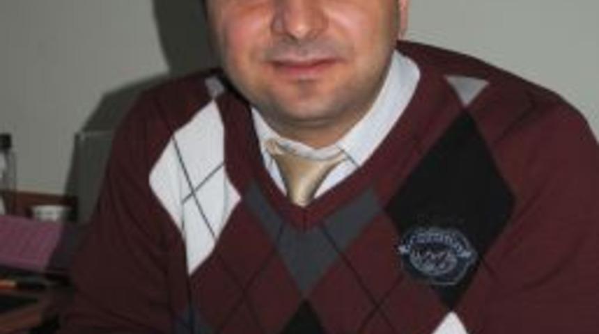 Cizre'de &ouml;ğretmenlik yapan eşi ile bayramdan bayrama g&ouml;r&uuml;ş&uuml;yor