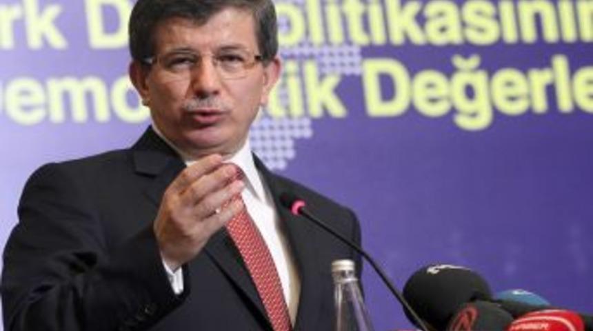 Davutoğlu: Yaptırımlar, Fransa&rsquo;nın tavrına g&ouml;re şekillenecek