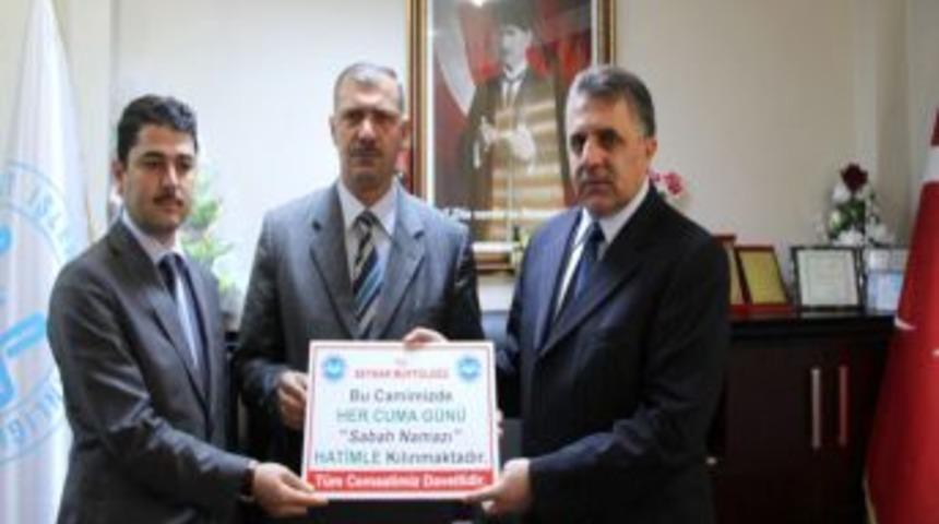 Sabah namazlarını hatimle kıldıracaklar