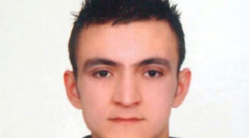 Eşinin boğazına ekmek bı&ccedil;ağını sapladı