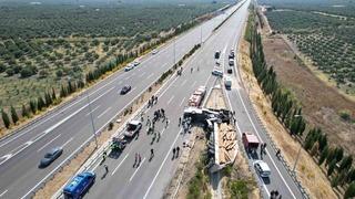 Akhisar’da 11 kişinin öldüğü kazada 2 sürücü tutuklandı