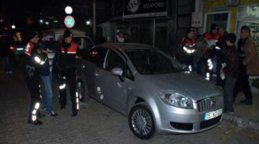 Ş&uuml;phe &uuml;zerine durdurulan ara&ccedil;ta esrar &ccedil;ıktı