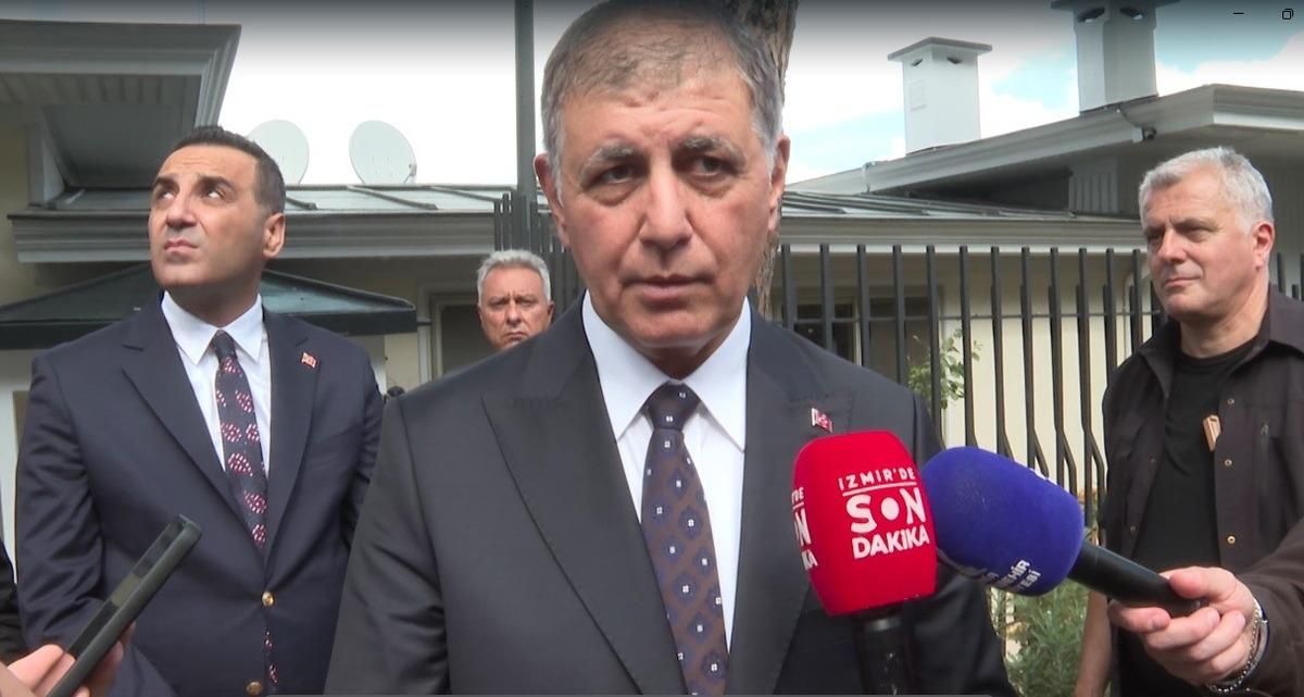 &Ouml;zg&uuml;r &Ouml;zel in  s&uuml;t&uuml; bozuk  s&ouml;z&uuml;ne Cemil Tugay dan yanıt: "Kem s&ouml;z sahibine aittir" 1