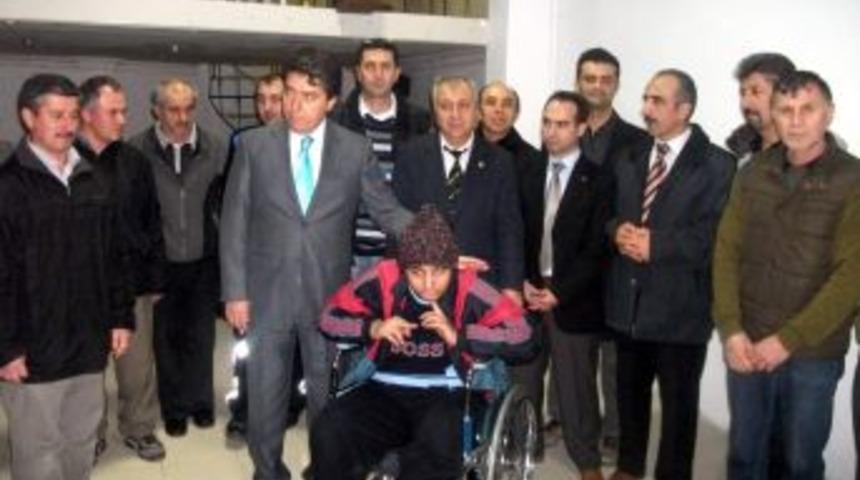 Fenerbah&ccedil;eliler Derneği'nden 2 engelli arabası