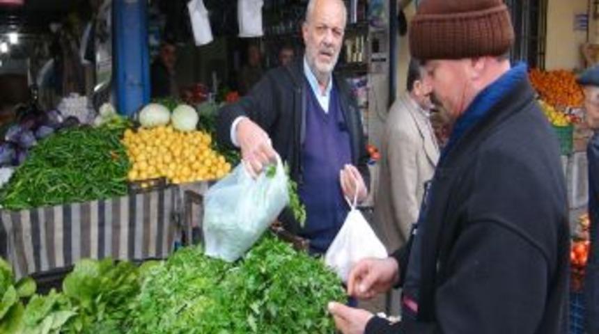 Don maydanoz ve marul fiyatlarını y&uuml;kseltti