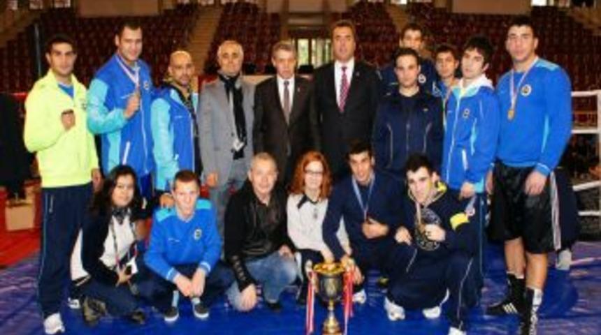 Kul&uuml;plerarası Boks Şampiyonası sona erdi
