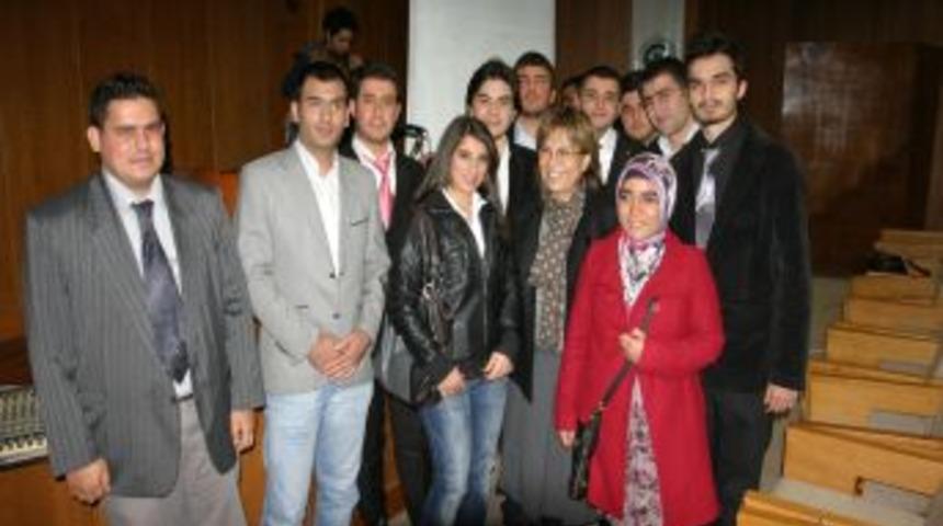 Yeni Başkan Tat: &Uuml;niversite senatosunda &ouml;ğrencinin de oyu olmalı