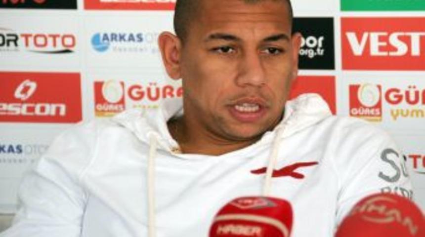 S&uuml;per Lig&rsquo;in flaş takımı Manisaspor&rsquo;un hedefi, Mersin'den galibiyetle d&ouml;nmek