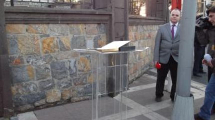 Başbakan'a ziyarete gelenler i&ccedil;in 'ge&ccedil;miş olsun' defteri