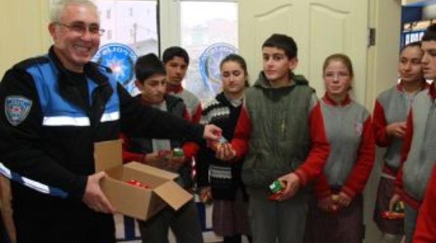 Dursunbey emniyetine k&ouml;y okulundan ziyaret