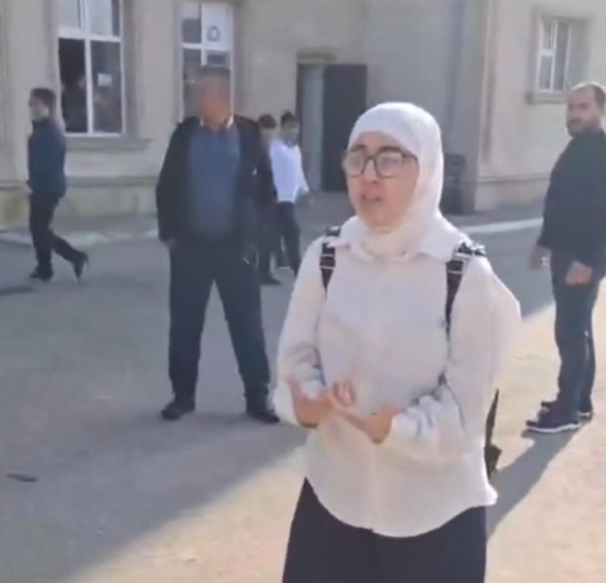 Azerbaycan da başörtüsü kısıtlamasına tepkiler çığ gibi büyüdü! "Benim okumaya hakkım yok mu?" 1