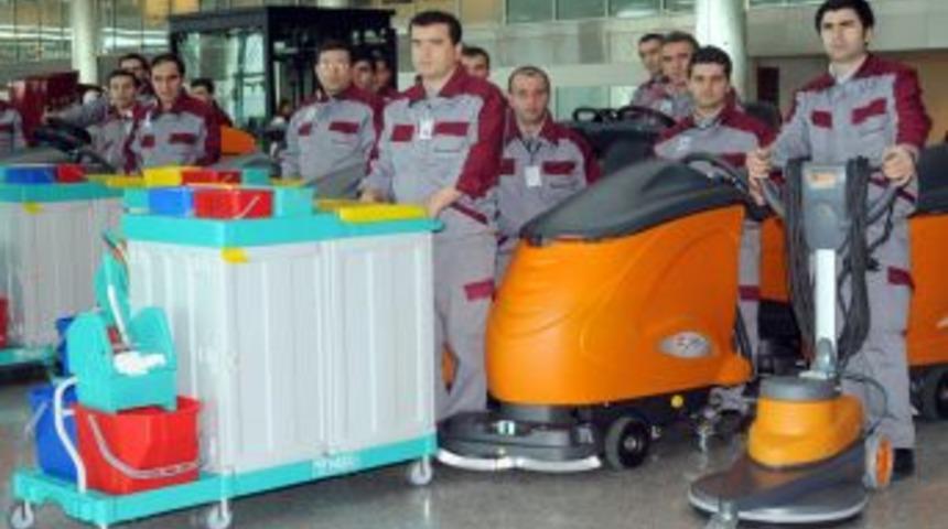 Atat&uuml;rk Havalimanı &ccedil;evre dostu makinelerle temizlenecek