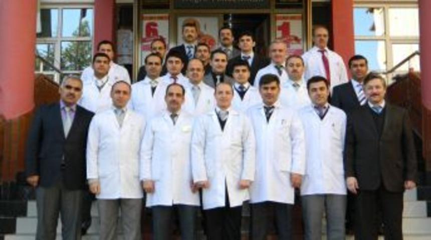 Ayda bir g&uuml;n Van i&ccedil;in &ccedil;alışıyorlar