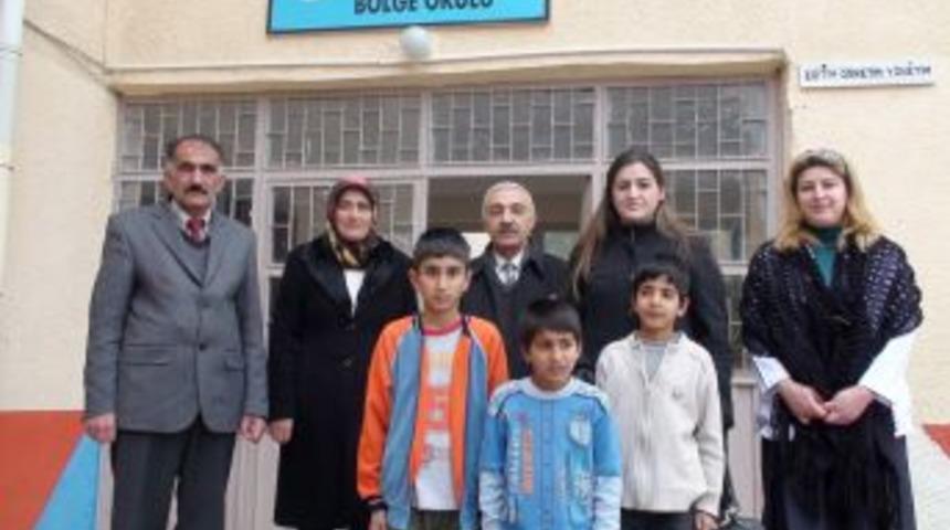 Dedeleri ikna edilen 3 &ccedil;ocuk okula d&ouml;nd&uuml;