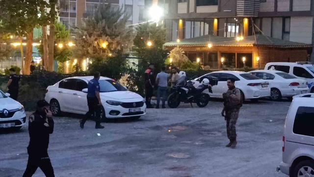 Polis baskınında &ccedil;atışma! Teslim olmadı, intihar etti 3