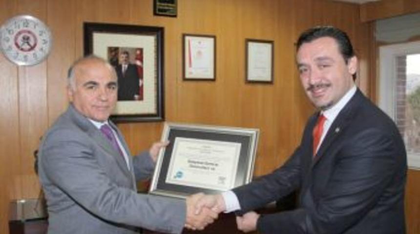 SD&Uuml;'ye SciVal Bilimsel Yetkinlik ve Performans &Ouml;d&uuml;l&uuml;