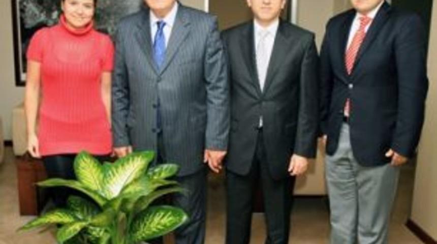 Eczacılardan Başkan&rsquo;a ziyaret