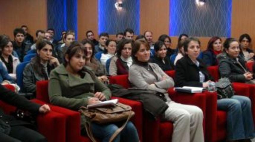 İstanbul polisi, kadına şiddet konusunda eğitiliyor