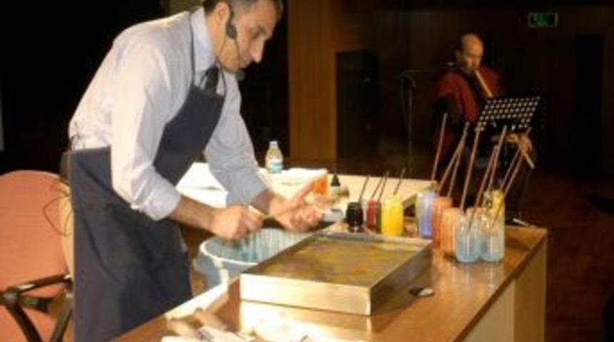 Ney eşliğinde ebr&ucirc; g&ouml;sterisi ilgi g&ouml;rd&uuml;